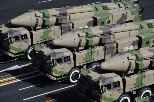 資料圖:中國東風21彈道導彈 資料圖:中國東風21彈道導彈