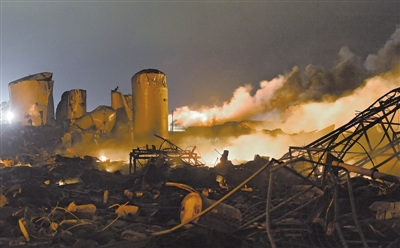 17日,美國得州西部一個化肥廠發生爆炸,至少導致5人死亡,160人受傷 17日,美國得州西部一個化肥廠發生爆炸,至少導致5人死亡,160人受傷