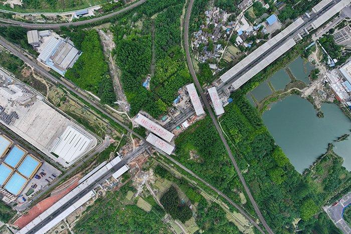 總重7.6萬噸！4座高速公路橋梁同步完成轉體