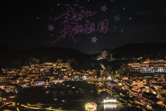 “烏江煙火大會”燃動國慶中秋假期夜經(jīng)濟