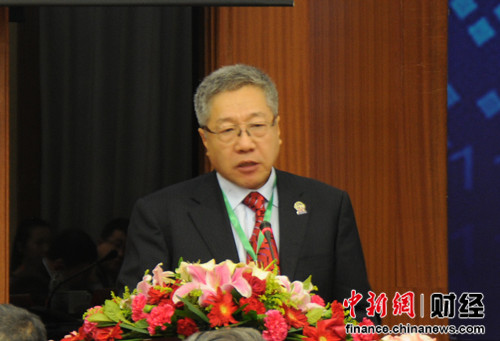 鄭秉文:2011年城鎮(zhèn)基本養(yǎng)老保險基金結(jié)余幾乎為零