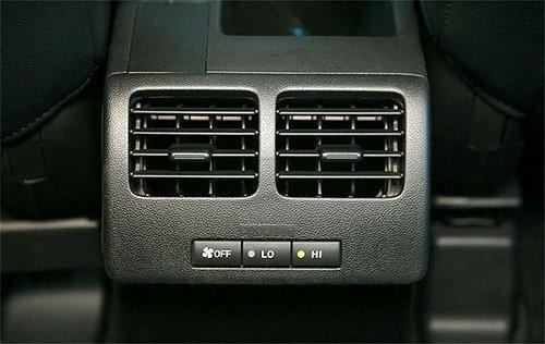 冰爽休旅情趣!試駕體驗福特i-MAX 2.0