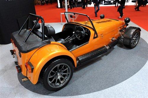 ����175�R�� Caterham�l����܇CSR 175 ��܇֮��