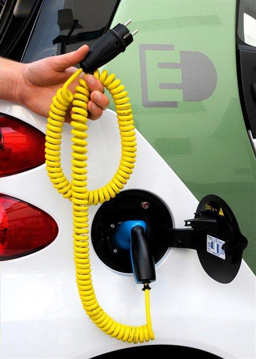 節(jié)能環(huán)保先鋒 試駕2011款電動(dòng)版smart