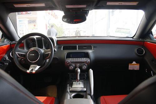 “大黃蜂”換裝 實拍紅色雪佛蘭Camaro