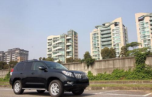 鐵漢也會貼心 試駕新款豐田普拉多VX