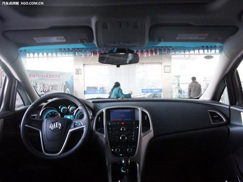 運動選誰 別克英朗對比福特福克斯兩廂