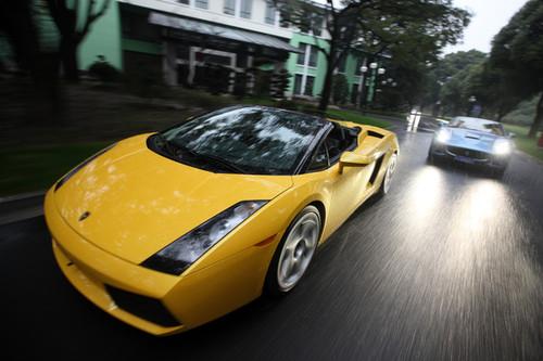 風馬牛也相及 對比試駕法拉利/蘭博基尼