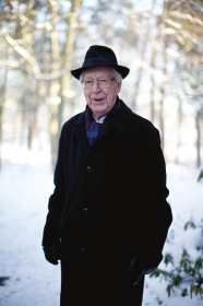 馬悅?cè)粸槟员慌Q不平稱與他是四支煙的關系