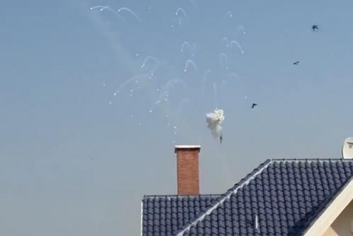 現(xiàn)場視頻！阿聯(lián)酋防空系統(tǒng)在迪拜上空攔截導彈襲擊