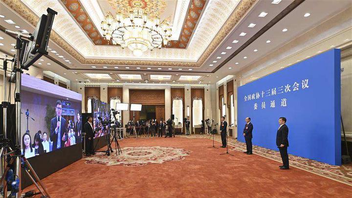 全國政協十三屆三次會議第一場“委員通道”